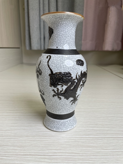 古玩陶瓷哥釉鐵骨泥龍紋觀音瓶真品鑒賞圖
