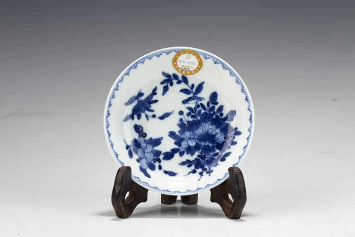古玩陶瓷晚清·青花花卉紋碟拍賣,當前價格944元