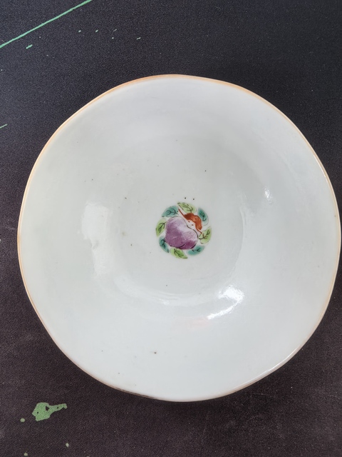 古玩陶瓷一鳴驚人粉彩碗真品鑒賞圖