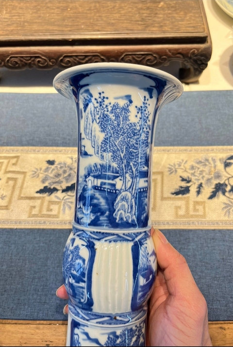 古玩陶瓷山水紋青花花觚真品鑒賞圖