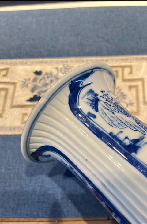 古玩陶瓷山水紋青花花觚真品鑒賞圖
