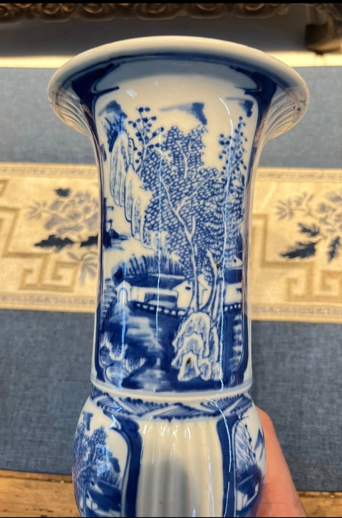 古玩陶瓷山水紋青花花觚真品鑒賞圖