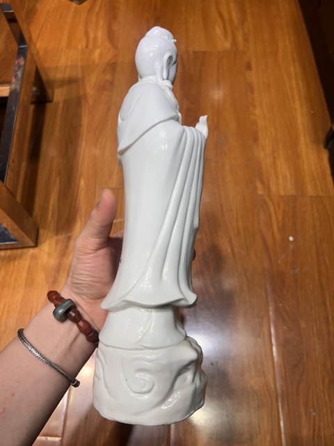 古玩陶瓷德化窯白釉觀音雕像真品鑒賞圖