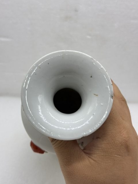 古玩陶瓷粉彩仕女人物撇口瓶真品鑒賞圖