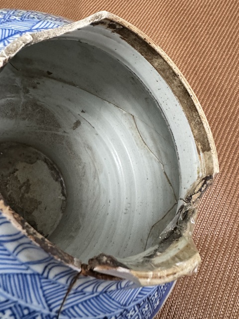 古玩陶瓷青花錦地開光八仙紋罐真品鑒賞圖