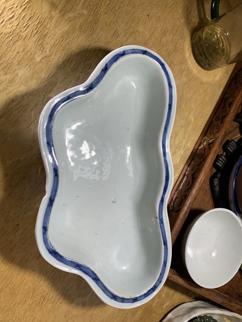 古玩陶瓷青花纏枝花卉紋蝴蝶型水仙盆真品鑒賞圖
