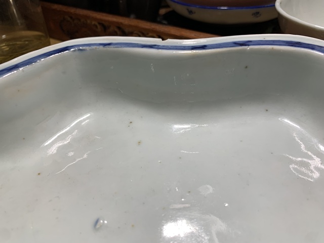 古玩陶瓷青花纏枝花卉紋蝴蝶型水仙盆真品鑒賞圖