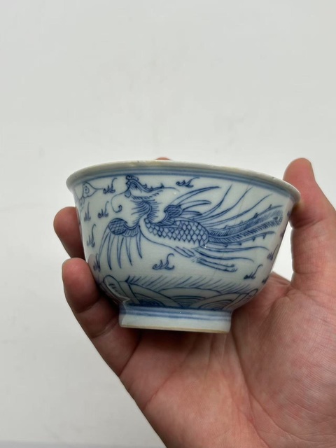 古玩陶瓷青花淡描龍鳳紋茶碗真品鑒賞圖