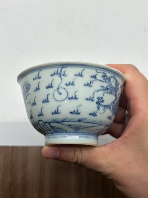 古玩陶瓷青花淡描龍鳳紋茶碗真品鑒賞圖
