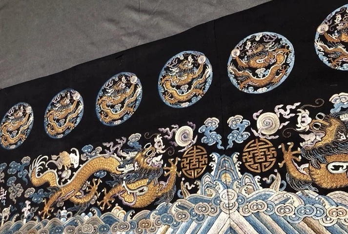 古玩雜項龍紋刺繡真品鑒賞圖