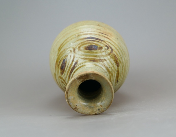 古玩陶瓷元末明初·青花螺旋紋玉壺春瓶真品鑒賞圖