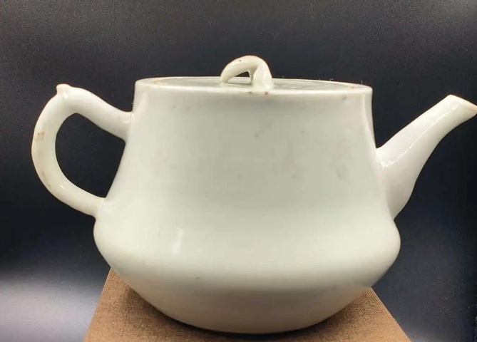 古玩陶瓷刻瓷人物故事壺拍賣,當(dāng)前價(jià)格888元