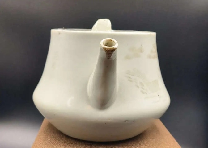 古玩陶瓷刻瓷人物故事壺拍賣,當(dāng)前價(jià)格888元