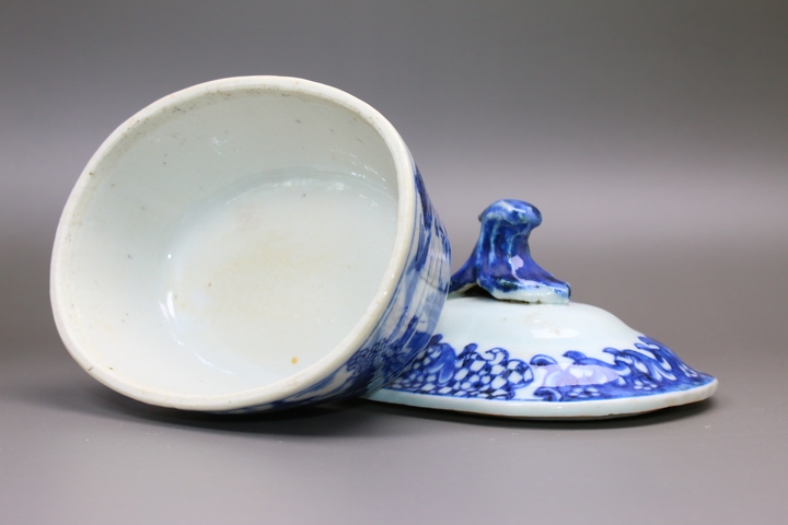 古玩陶瓷清乾隆·青花山水風(fēng)景訪友圖蓋盒拍賣,當(dāng)前價格300元