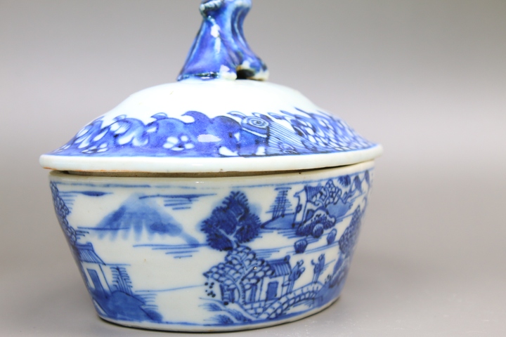 古玩陶瓷清乾隆·青花山水風(fēng)景訪友圖蓋盒拍賣,當(dāng)前價格300元