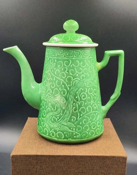 古玩陶瓷綠釉堆白龍紋茶壺真品鑒賞圖