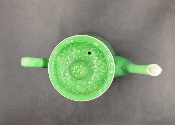 古玩陶瓷綠釉堆白龍紋茶壺真品鑒賞圖