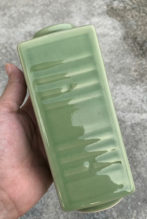 古玩陶瓷豆青釉八卦紋琮式瓶真品鑒賞圖