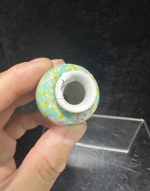 古玩陶瓷松石綠粉彩花卉紋鼻煙壺拍賣,當前價格1200元