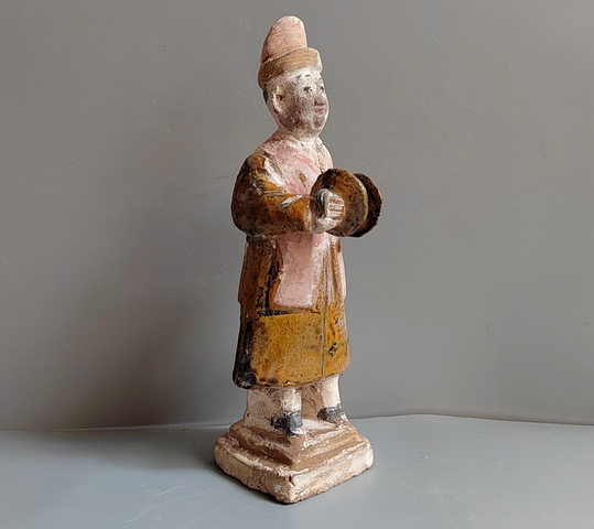 古玩陶瓷明三彩人物俑真品鑒賞圖