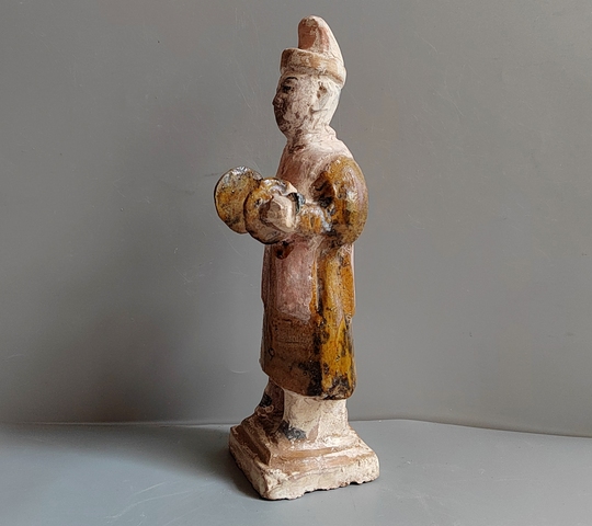 古玩陶瓷明三彩人物俑真品鑒賞圖