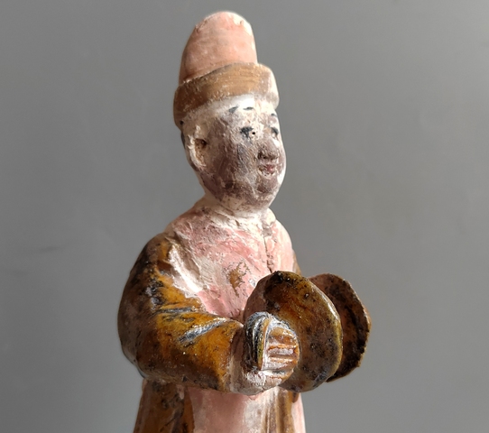 古玩陶瓷明三彩人物俑真品鑒賞圖