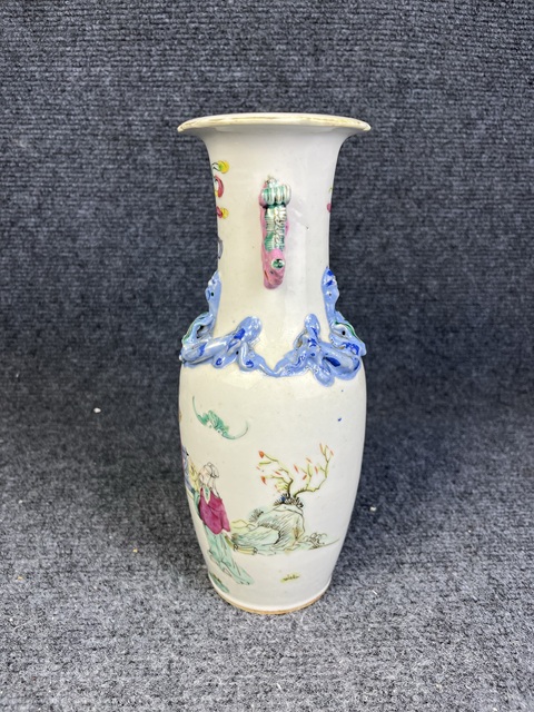古玩陶瓷粉彩天官賜福人物故事紋賞瓶真品鑒賞圖