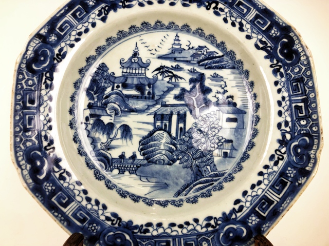 古玩陶瓷清乾隆·青花山水八方樓閣盤拍賣,當(dāng)前價(jià)格0元