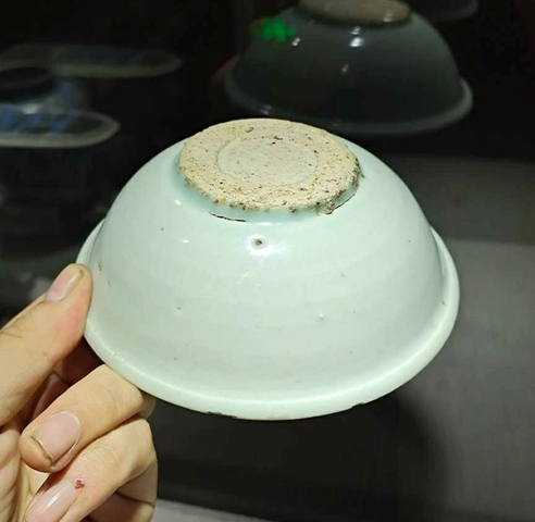 古玩陶瓷青花玉璧底花卉紋深腹碟真品鑒賞圖