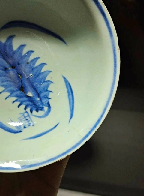 古玩陶瓷青花玉璧底花卉紋深腹碟真品鑒賞圖