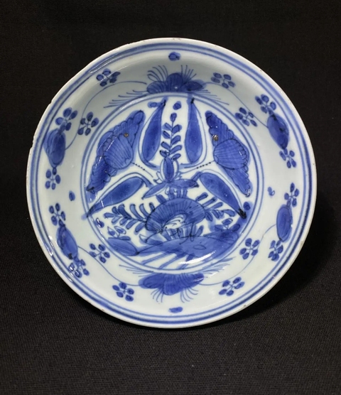 古玩陶瓷花卉紋青花盤真品鑒賞圖