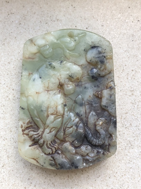古玩玉器和田玉雕“虎虎生威”牌拍賣,當前價格200元