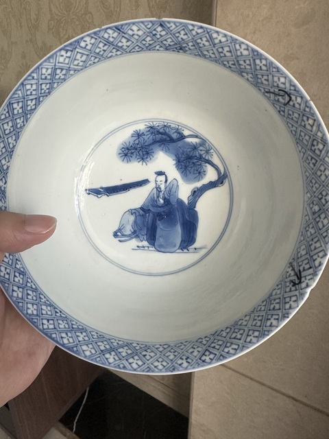 古玩陶瓷人物紋青花碗真品鑒賞圖