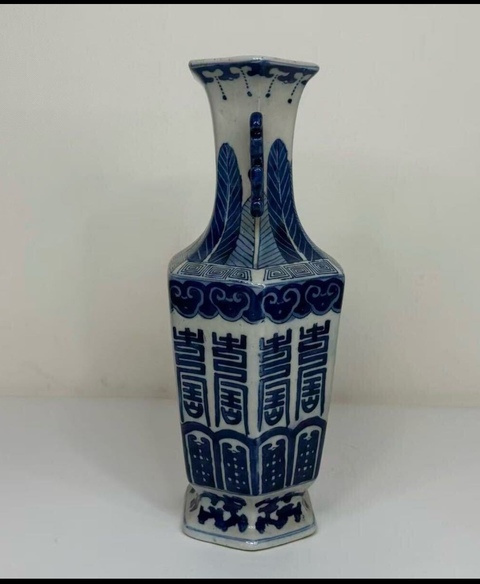 古玩陶瓷青花長壽紋六方雙耳瓶真品鑒賞圖