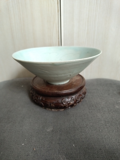 古玩陶瓷湖田窯青白釉刻云氣紋碗拍賣，當(dāng)前價(jià)格4998元