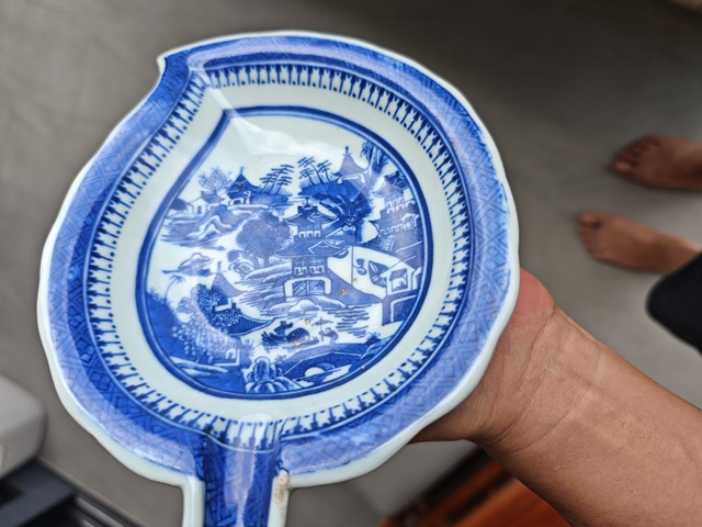 古玩陶瓷清中期青花山水樓閣葉型洗真品鑒賞圖