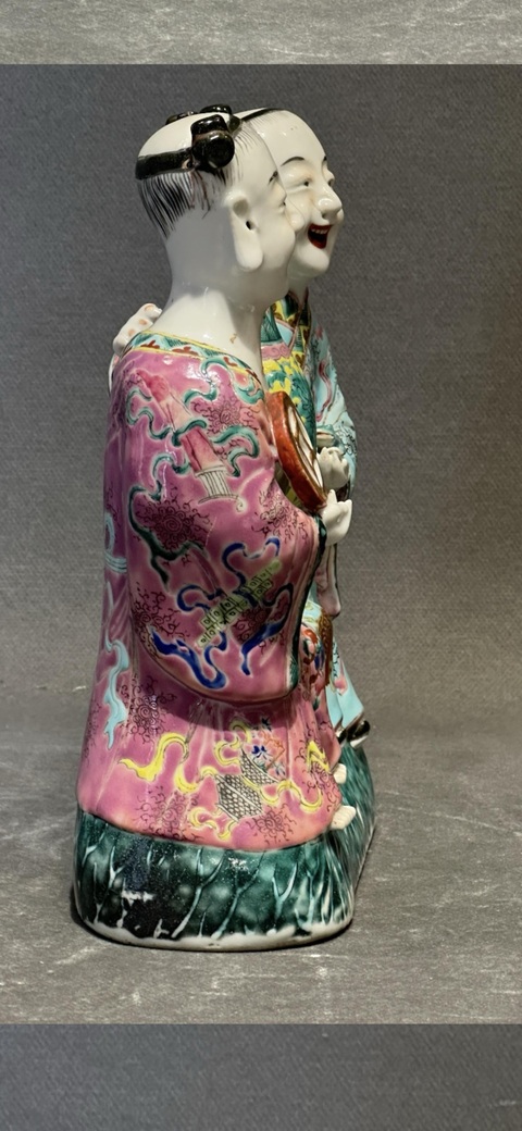 古玩陶瓷粉彩童子塑像真品鑒賞圖
