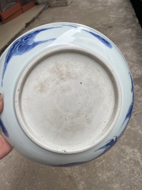 古玩陶瓷過墻龍紋青花盤真品鑒賞圖