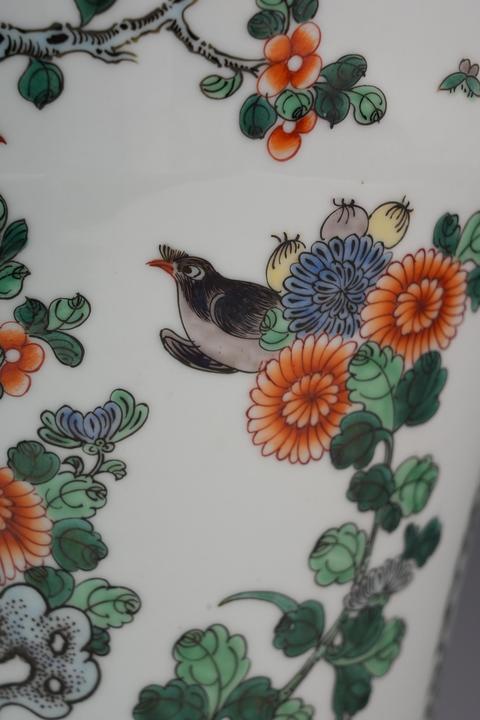古玩陶瓷清·五彩花鳥紋觀音瓶真品鑒賞圖