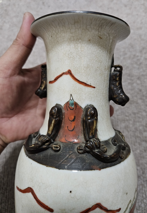 古玩陶瓷哥釉地鐵銹釉五彩刀馬人瓶真品鑒賞圖