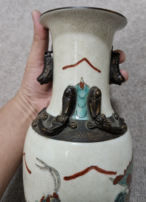 古玩陶瓷哥釉地鐵銹釉五彩刀馬人瓶真品鑒賞圖