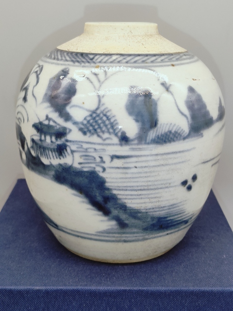 古玩陶瓷清乾隆，山水人物青花罐拍賣，當前價格960元