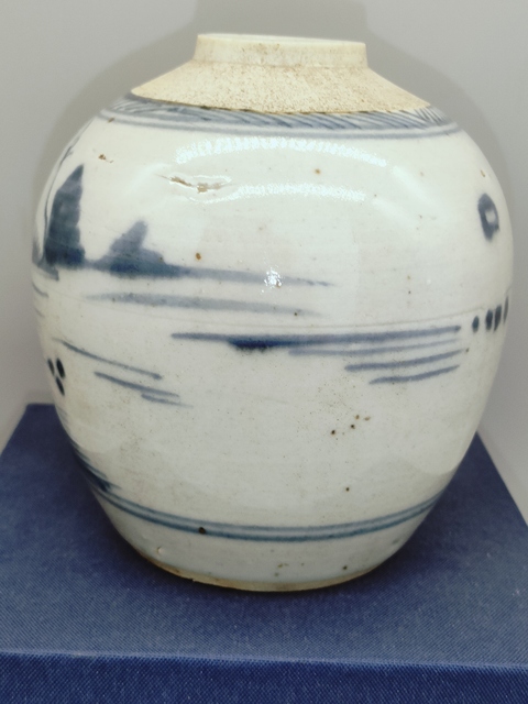 古玩陶瓷清乾隆，山水人物青花罐拍賣，當前價格960元