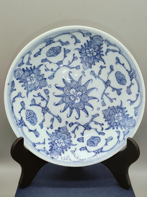 古玩陶瓷嘉慶青花盤真品鑒賞圖