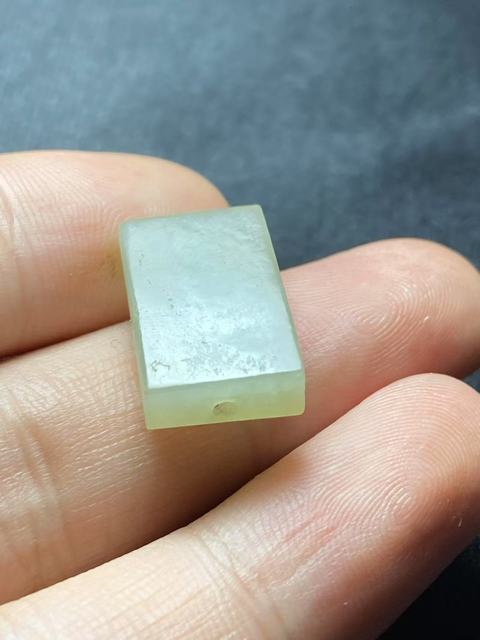 古玩玉器清代和田玉雕“素紋帽正”拍賣,當前價格600元