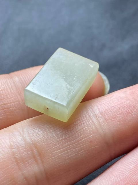 古玩玉器清代和田玉雕“素紋帽正”拍賣,當前價格600元