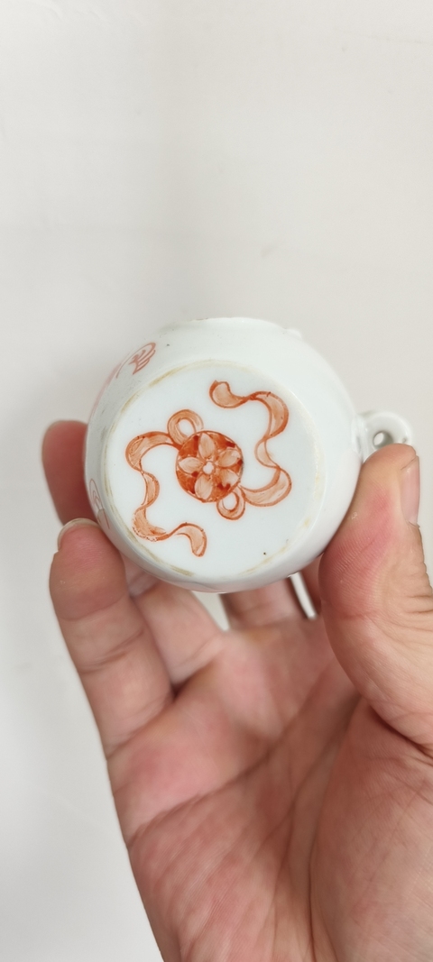 古玩陶瓷獅紋礬紅鳥食罐真品鑒賞圖