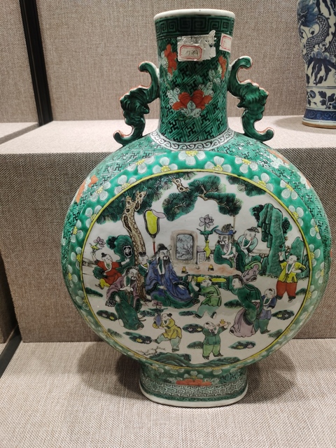 古玩陶瓷五彩人物故事抱月瓶真品鑒賞圖