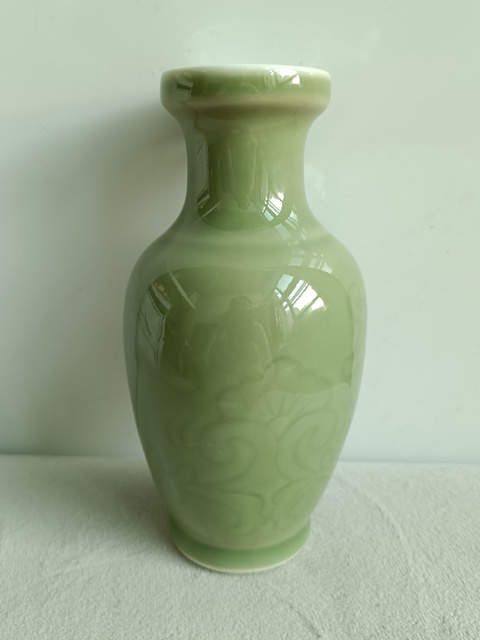 古玩陶瓷豆青釉瓶真品鑒賞圖