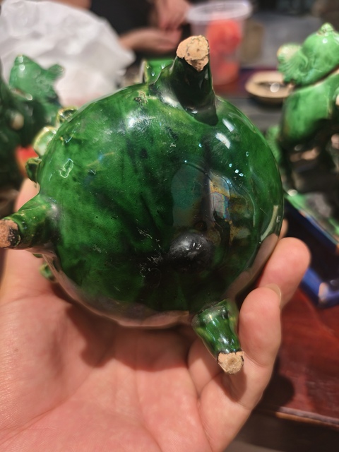 古玩陶瓷素三彩雙獅香爐真品鑒賞圖